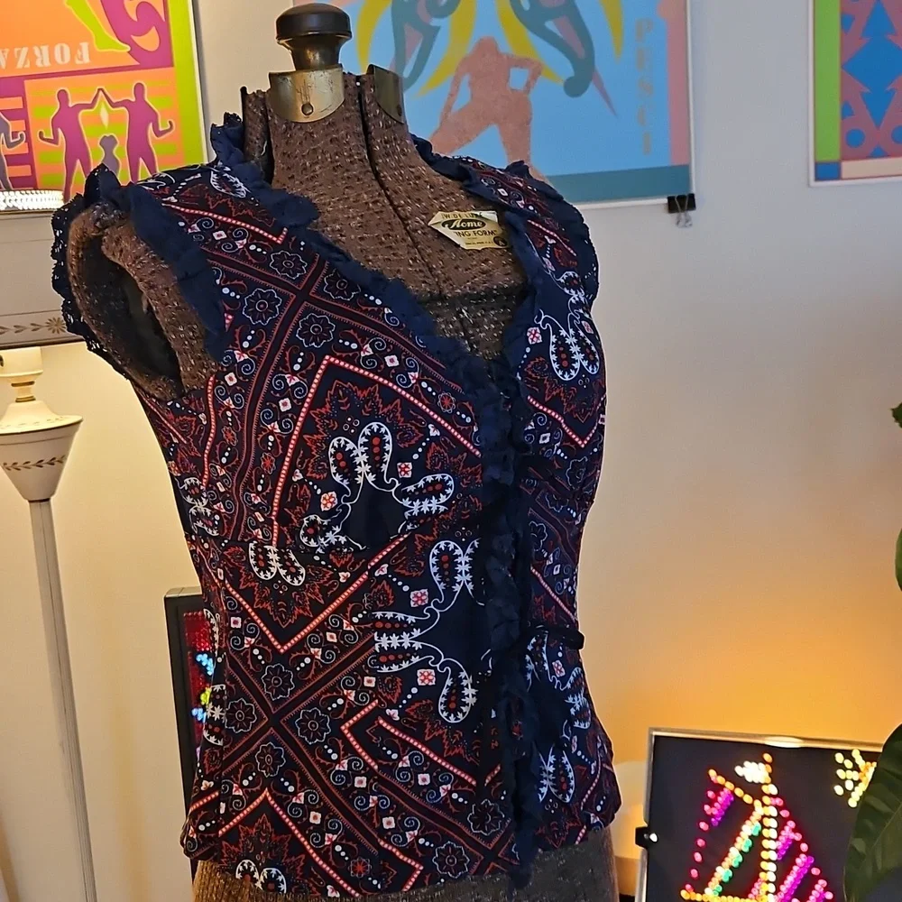 Vintage 1990s Nanette Lepore Corset Bandana Pattern Sleeveless Button Vest Top 4 - Picture 6 of 7